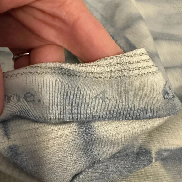 Lululemon Tie Dye Swiftly Tank Top blue and white size 4 - Picture 9 of 9